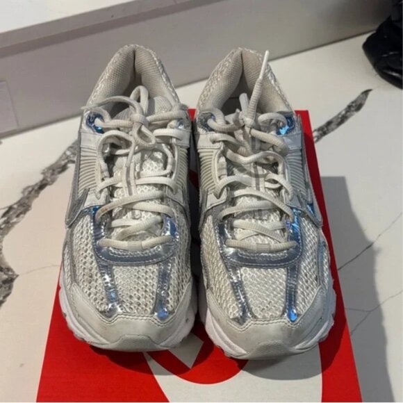 Nike Vomero 5 white and silver metallic athletic sneakers shoes size women's 9.5 - Picture 4 of 4